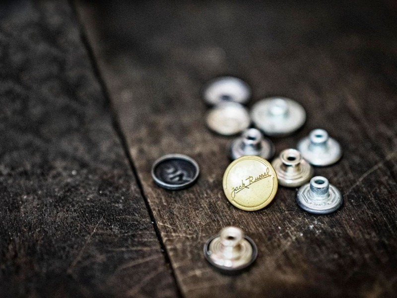 รับผลิตกระดุมกางเกงยีนส์