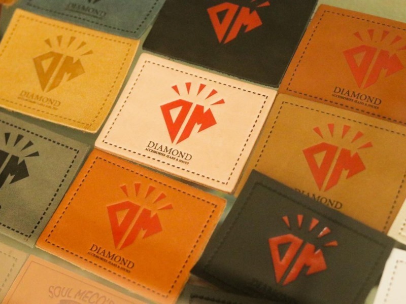 รับผลิตป้ายติดกางเกงยีนส์