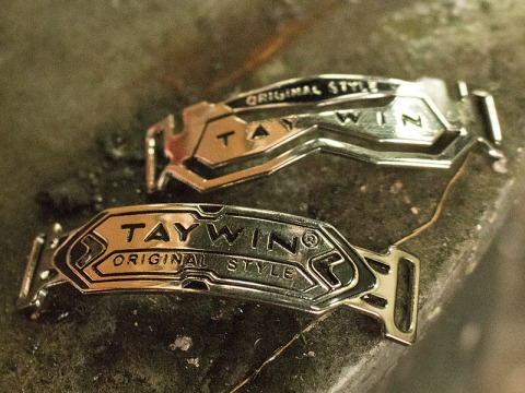 รับสร้างแม่พิมพ์ปั๊มกระดุมโลหะ