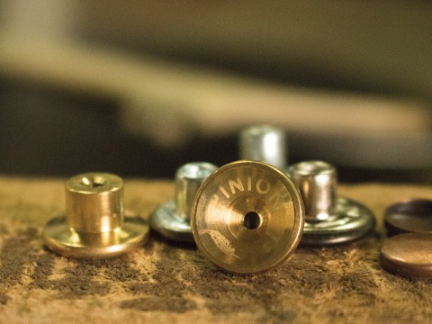 ผลิตกระดุมทองเหลือง-ราคาส่ง