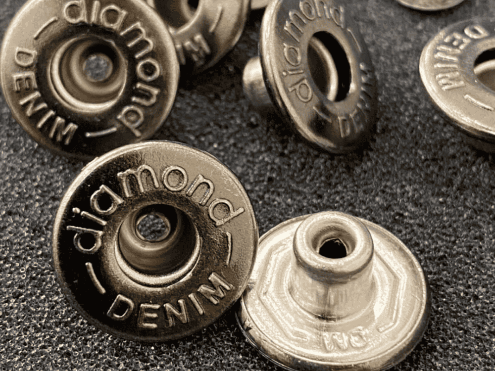 รับผลิตกระดุมโลหะ